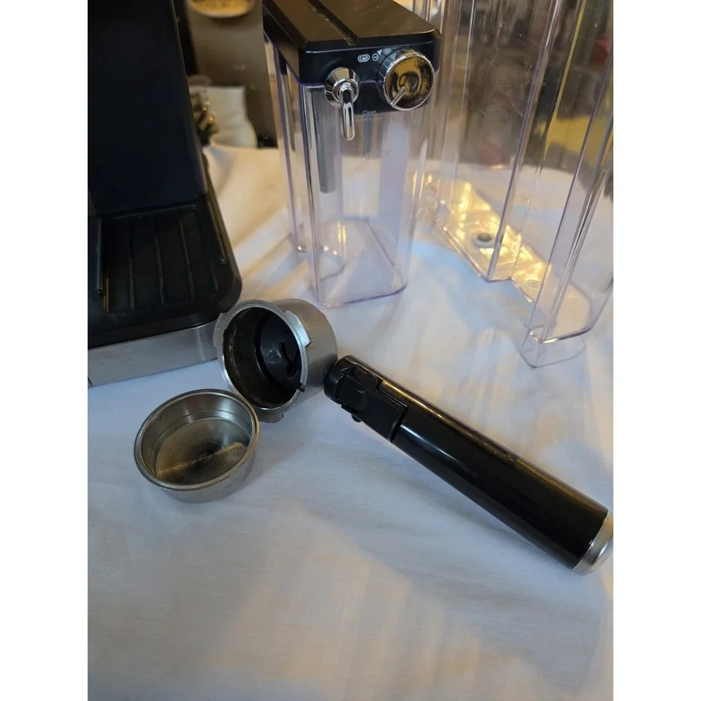 Gourmia GCM4230 8-In-1 One-Touch Automatic Frothing Coffee Maker